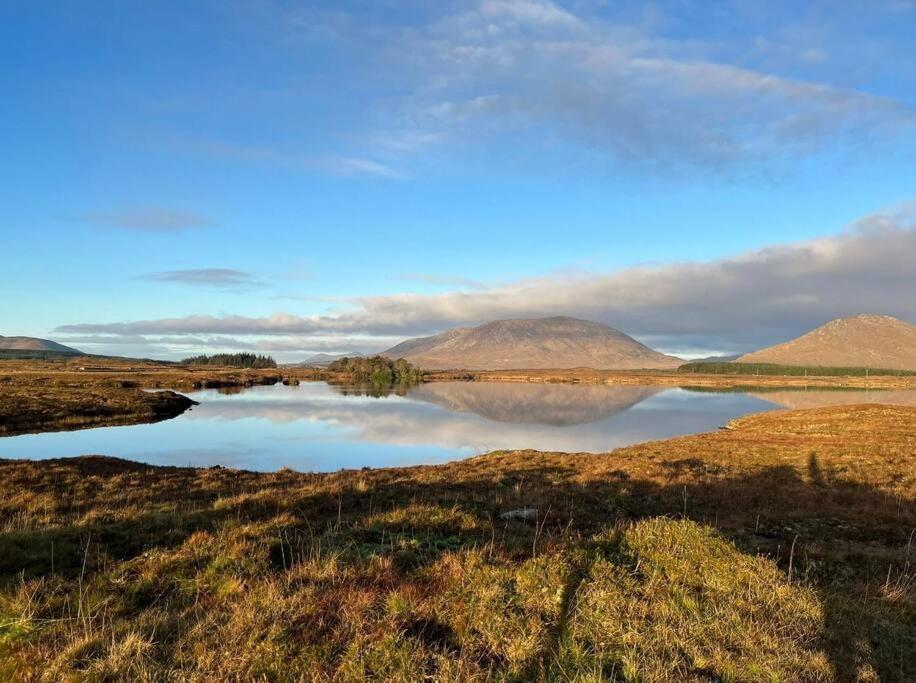 Private Apartment One On Lough Corrib, Oughterard Galway Esterno foto